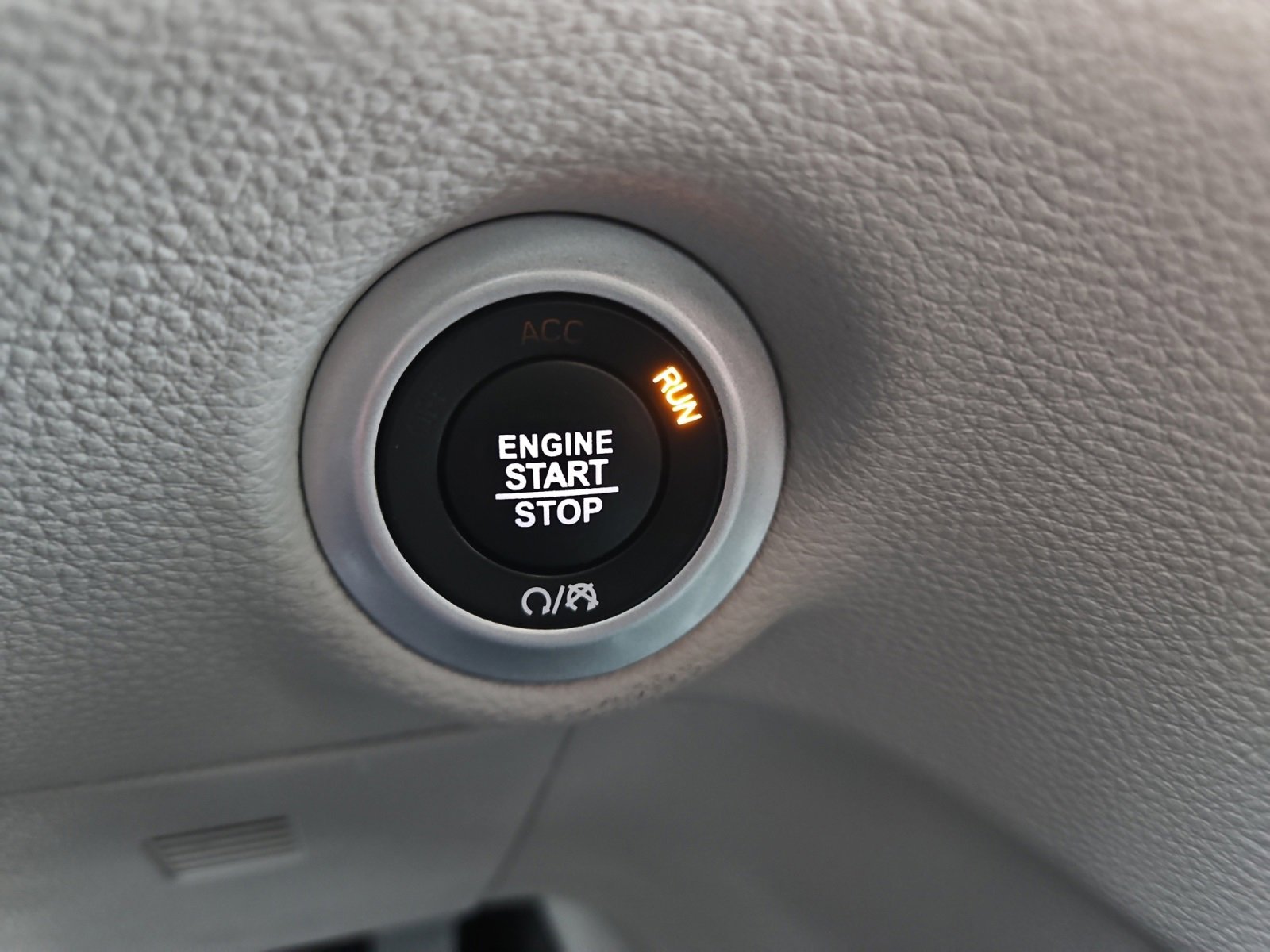 Used 2024 Chrysler Pacifica Touring-L image 27