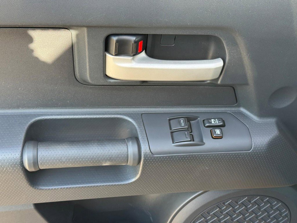 Used 2010 Toyota FJ Cruiser 4WD image 13