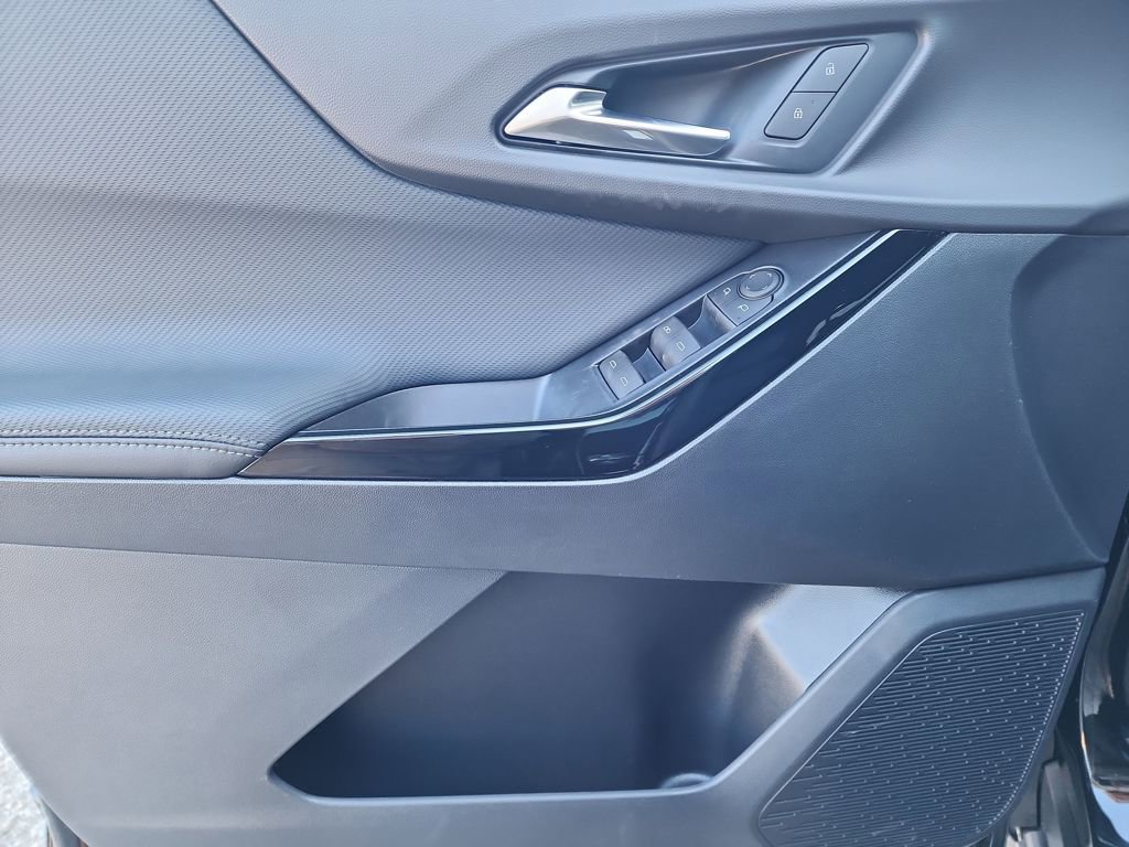 New 2026 Chevrolet Equinox LT image 11