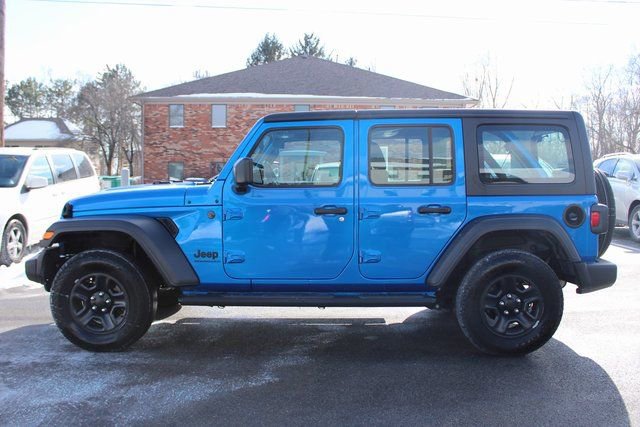 Used 2025 Jeep Wrangler Sport image 5