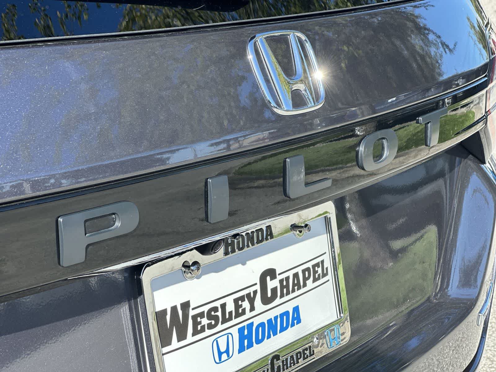 Used 2023 Honda Pilot Touring image 11