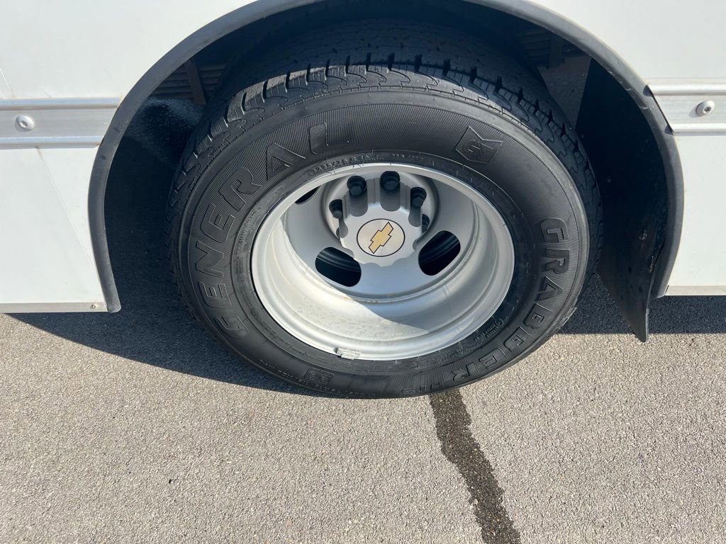 Used 2021 Chevrolet Express 3500 w/ Power Convenience Package image 14