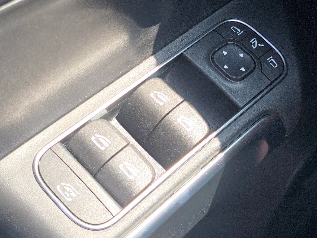 New 2026 Mercedes-Benz GLB 250 4MATIC image 27