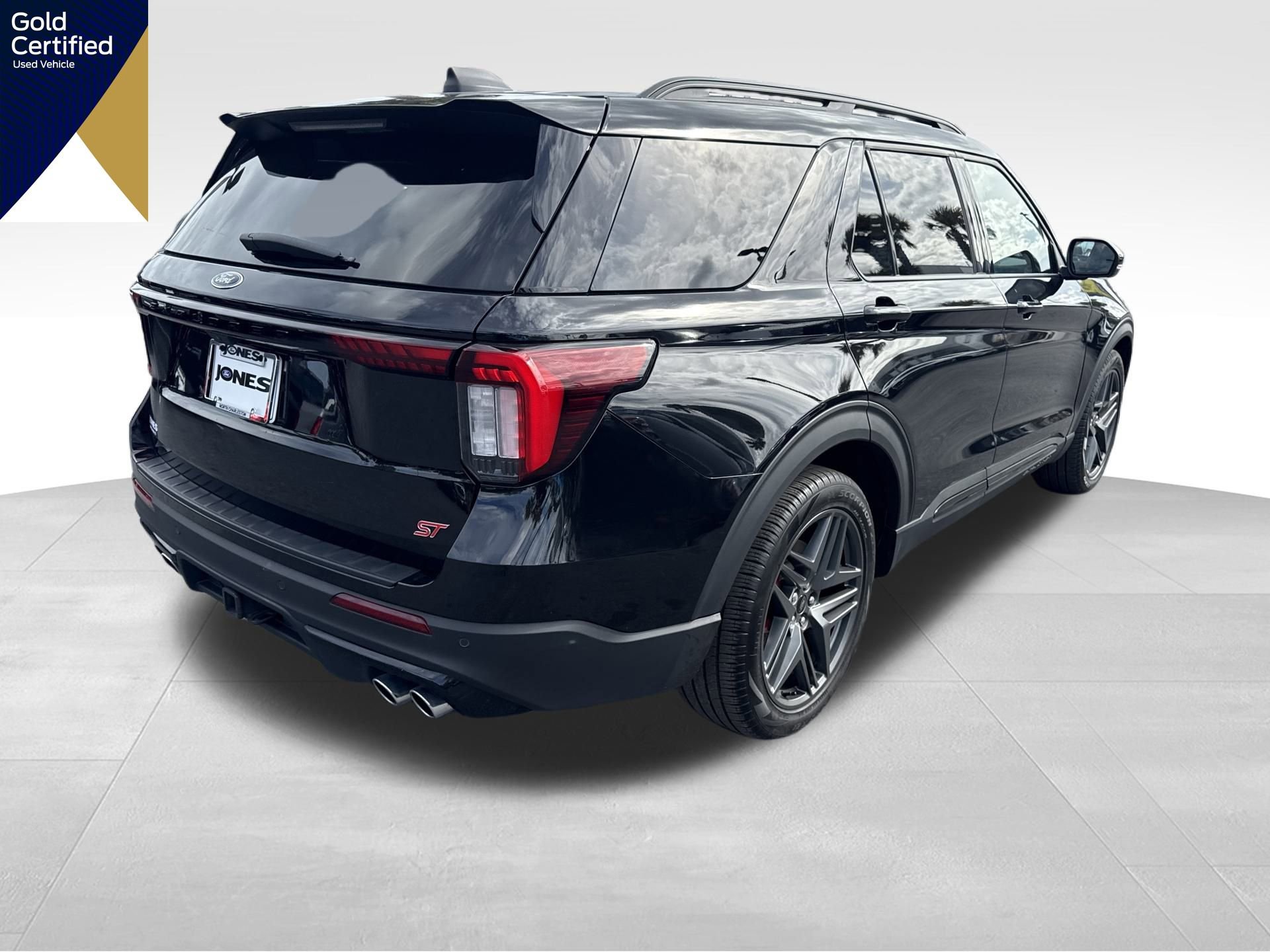 Certified 2025 Ford Explorer ST image 9