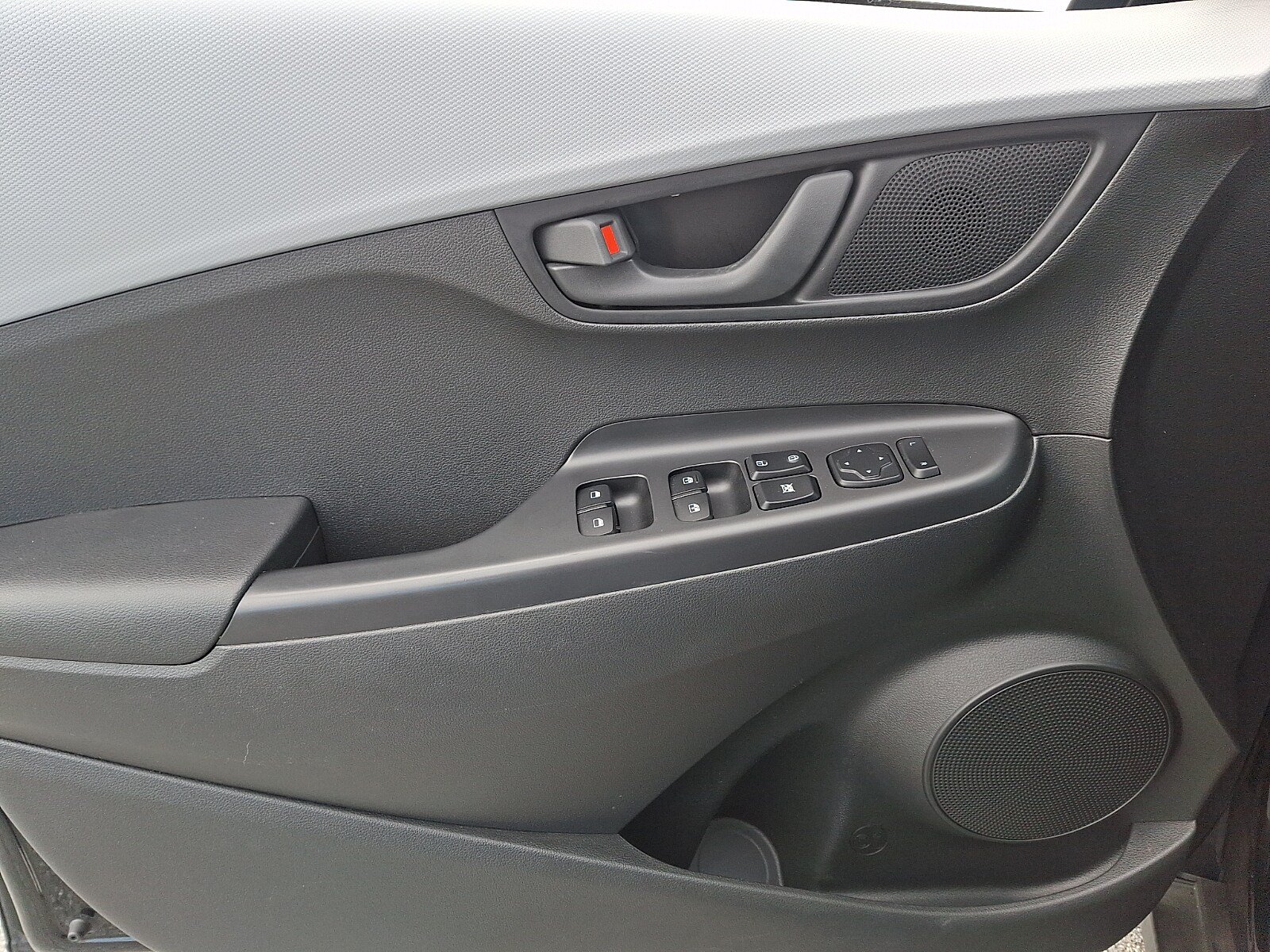 Used 2018 Hyundai Kona SEL AWD/4WD image 13