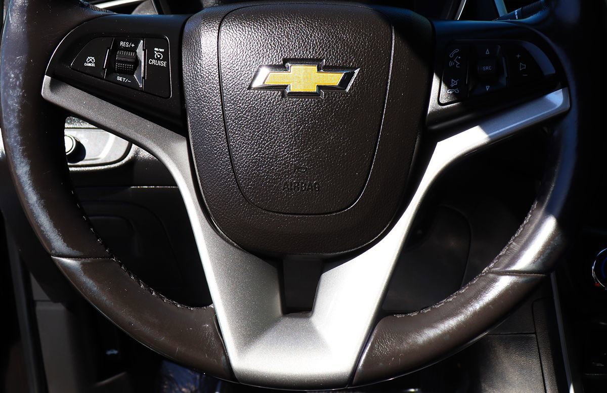 Used 2022 Chevrolet Trax LT w/ LT Convenience Package AWD/4WD image 53