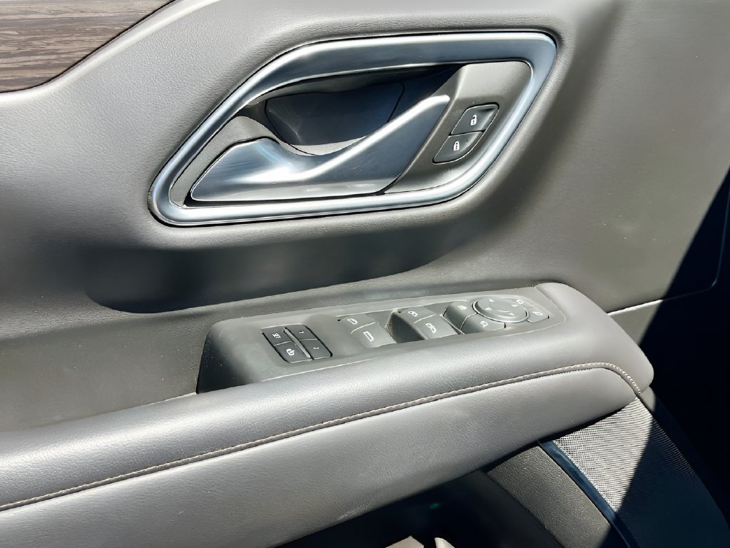 Used 2022 Chevrolet Tahoe High Country RWD image 17