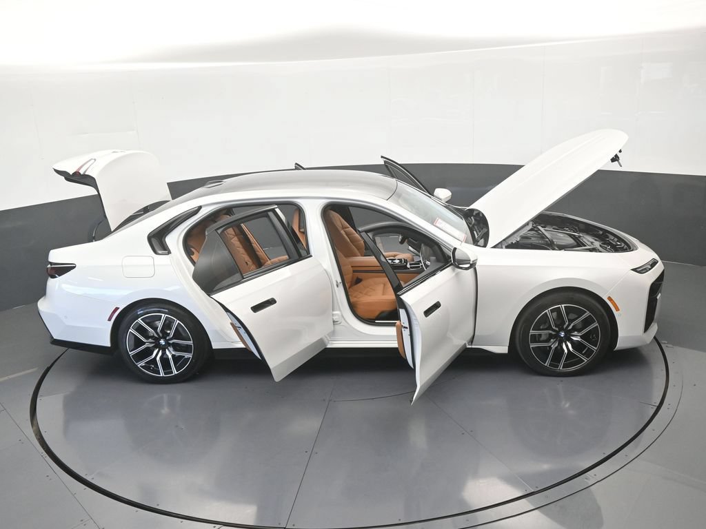 Used 2025 BMW 740i xDrive AWD/4WD image 82