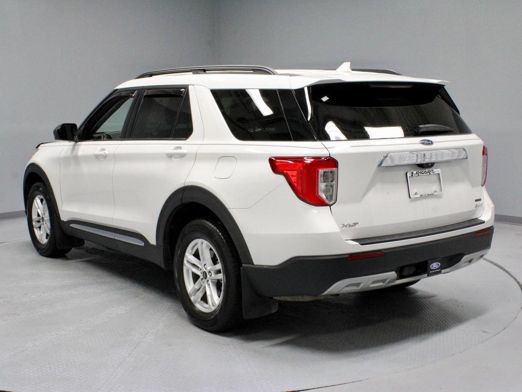 Certified 2023 Ford Explorer XLT w/ Equipment Group 202A AWD/4WD image 9