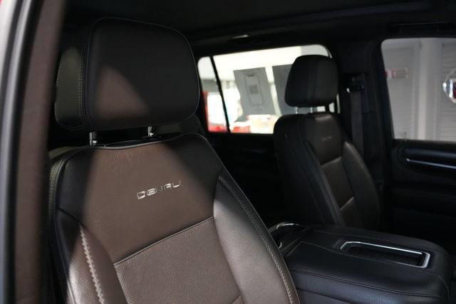 Used 2021 GMC Yukon XL Denali w/ Advanced Technology Package AWD/4WD image 23