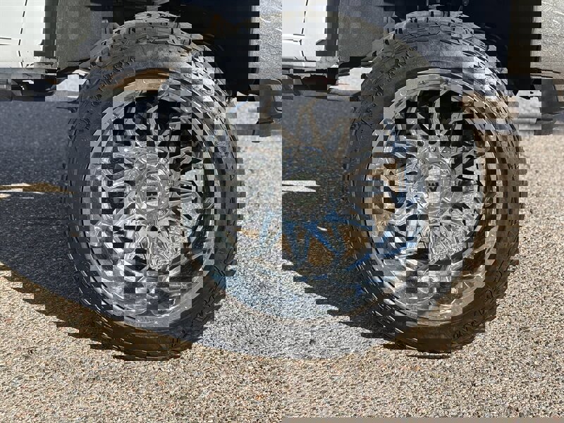 Used 2023 Chevrolet Silverado 2500 LTZ w/ LTZ Premium Package image 12