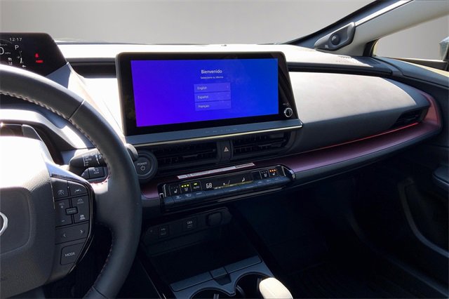Used 2025 Toyota Prius Plug-In Hybrid image 6