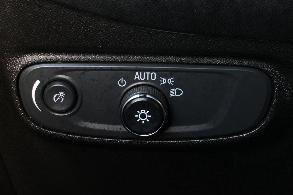 Used 2022 Chevrolet Equinox LT w/ Driver Convenience Package FWD image 20