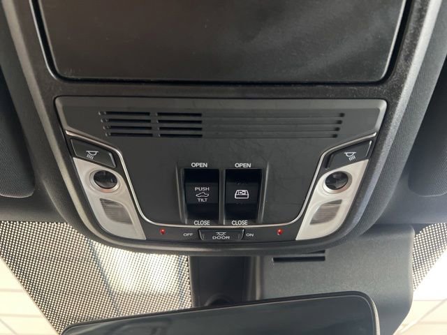 Used 2025 Honda Ridgeline Black Edition image 30