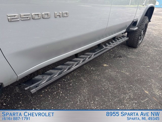 Used 2024 Chevrolet Silverado 2500 ZR2 w/ Technology Package AWD/4WD image 12