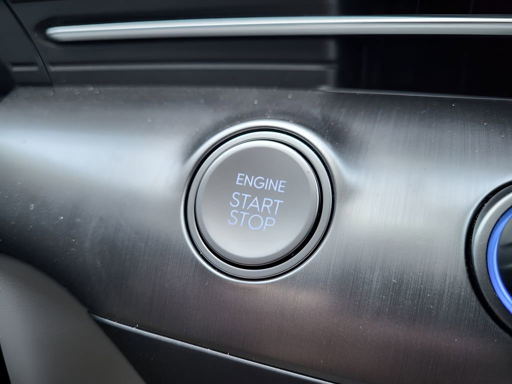 Used 2025 Hyundai Kona SEL image 21