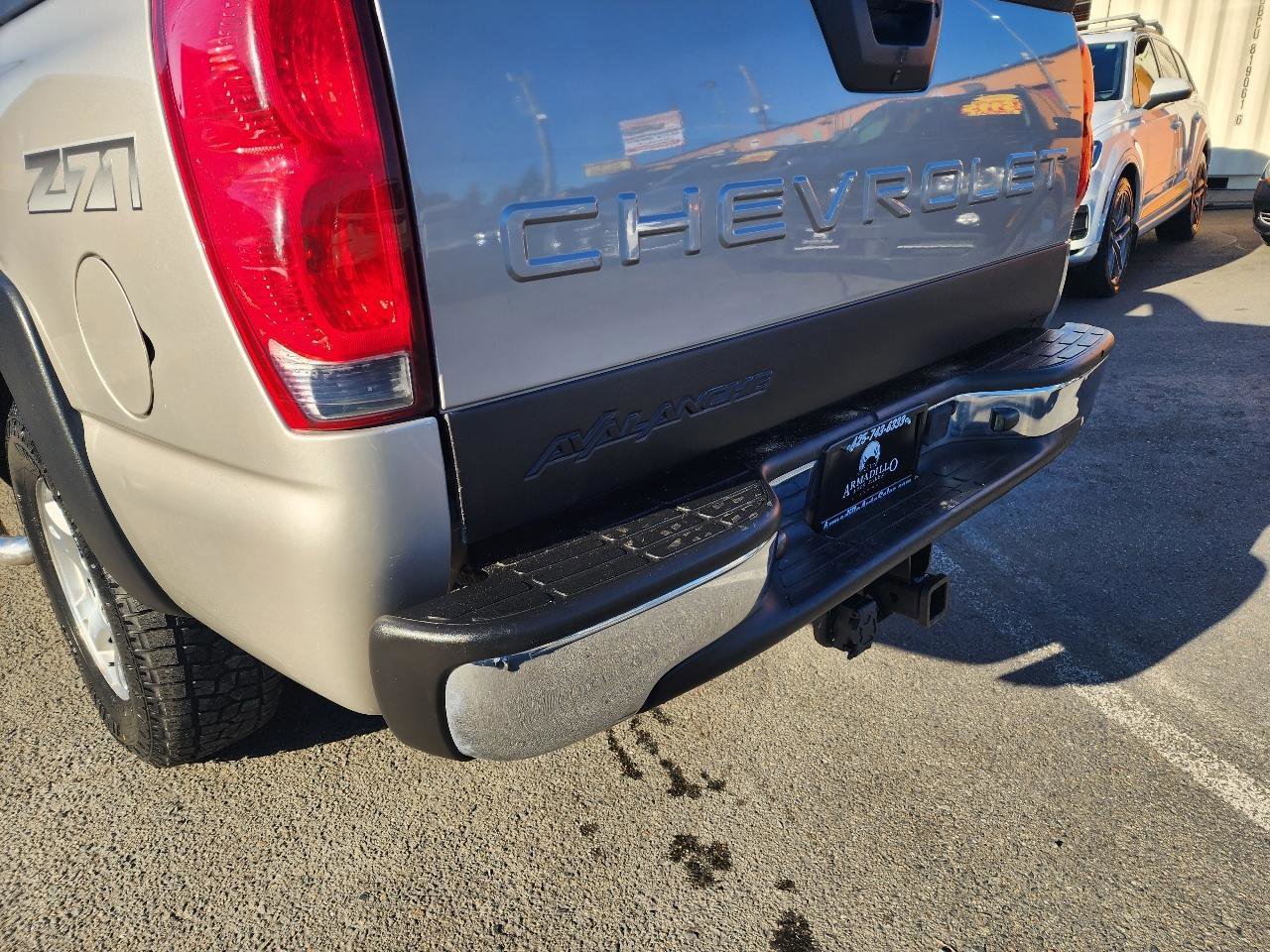 Used 2004 Chevrolet Avalanche Z71 w/ Sun And Sound Package image 38