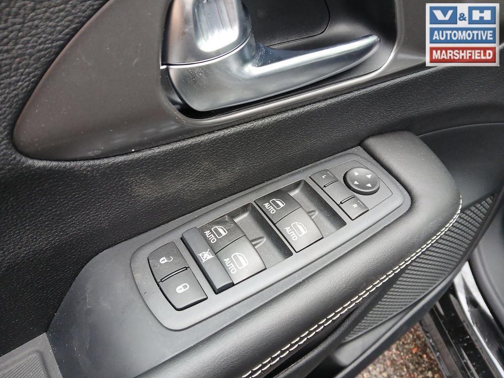 New 2026 Chrysler Voyager LX FWD image 10