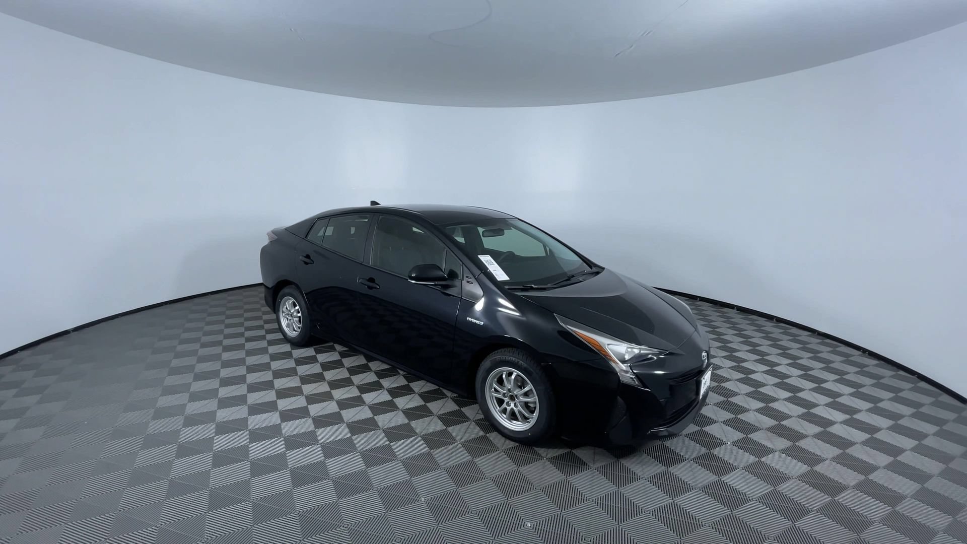 Used 2016 Toyota Prius Two FWD image 2