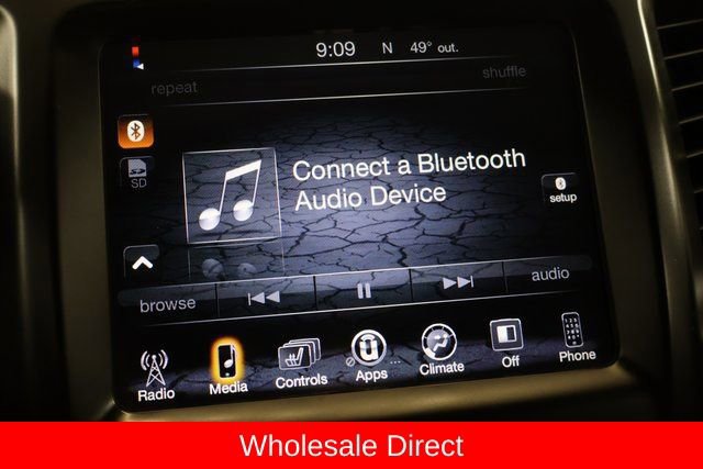 Used 2015 Jeep Cherokee Latitude w/ Cold Weather Group AWD/4WD image 22