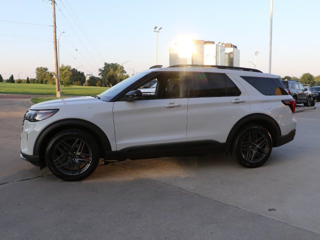 New 2027 Ford Explorer ST w/ Sun And Sound Package AWD/4WD image 4