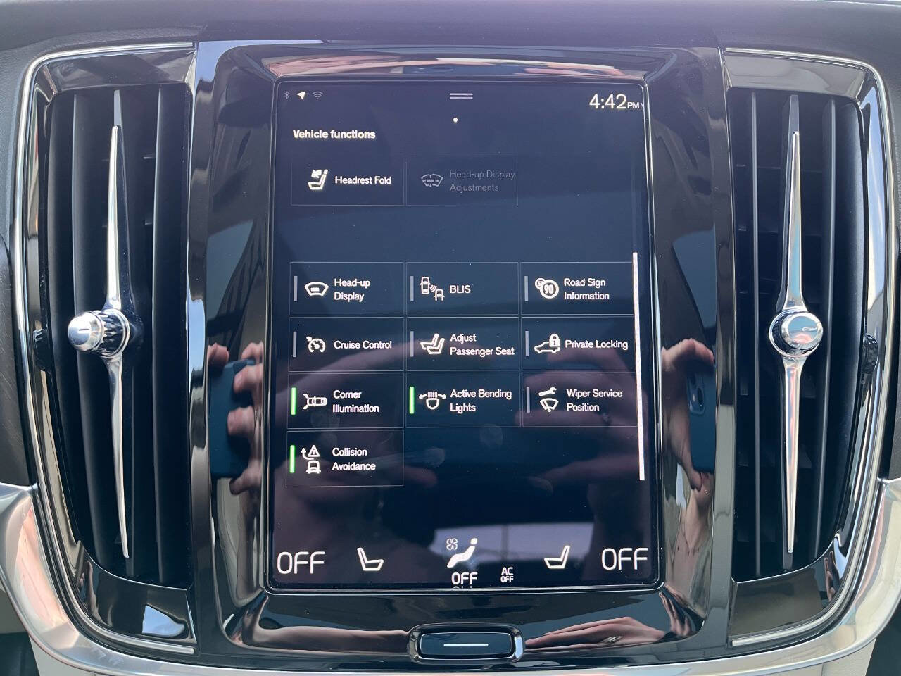 Used 2020 Volvo V90 T6 Cross Country w/ Protection Package Premier image 14