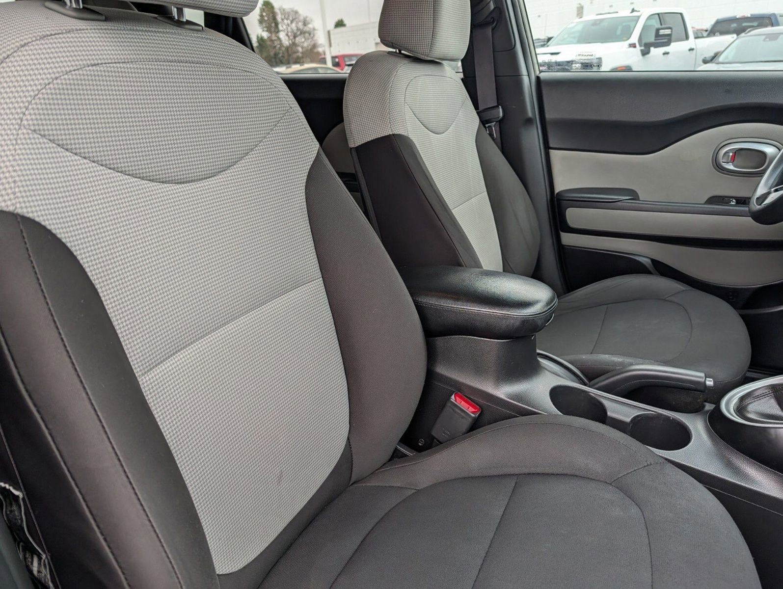 Used 2018 Kia Soul FWD image 19
