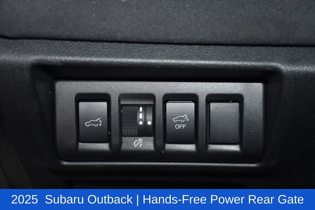 Used 2025 Subaru Outback Premium AWD/4WD image 9