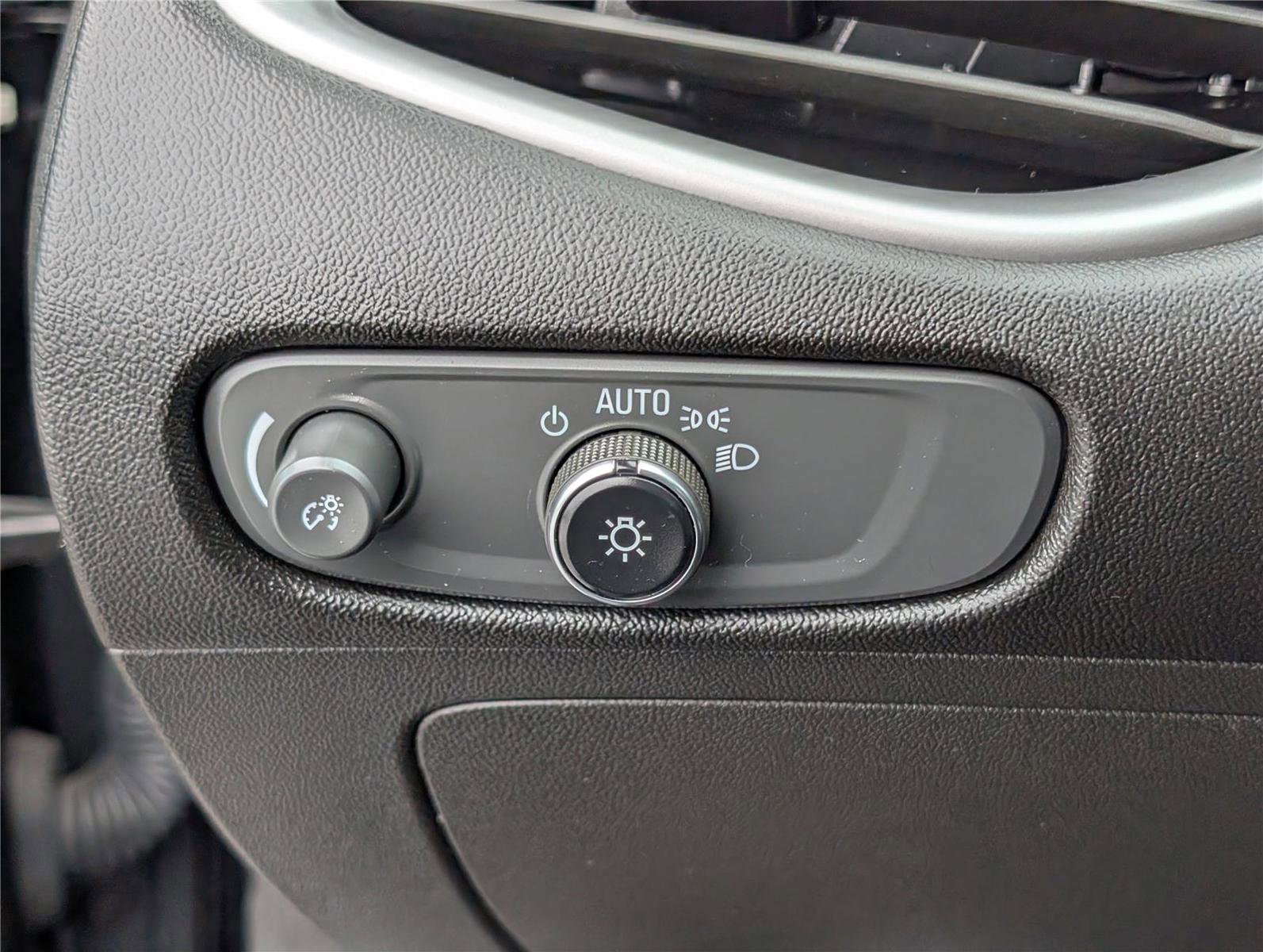 Used 2023 Chevrolet Malibu LT image 21