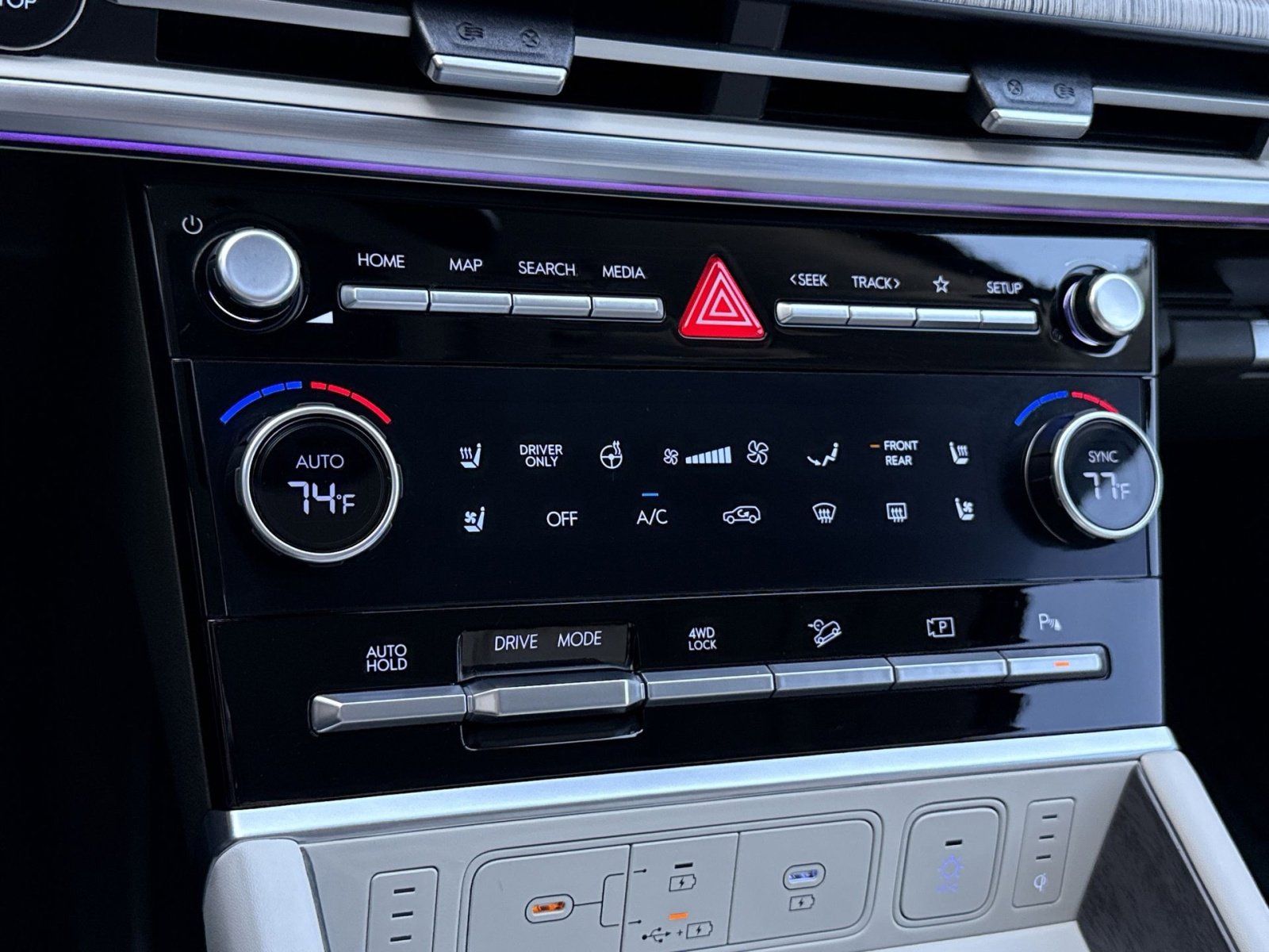 Used 2025 Hyundai Santa Fe Calligraphy image 21