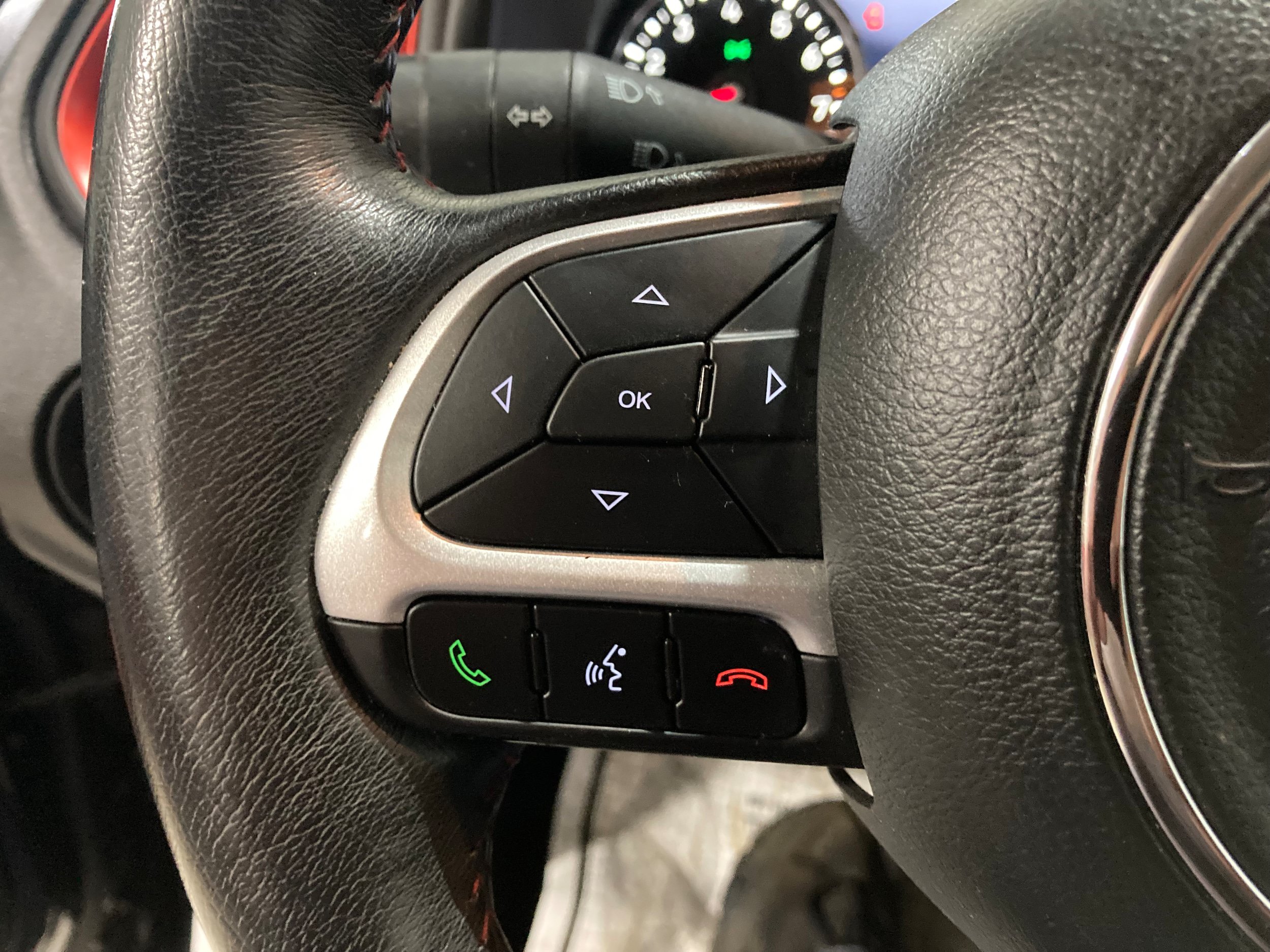 Used 2019 Jeep Renegade Trailhawk w/ Cold Weather Group II AWD/4WD image 22