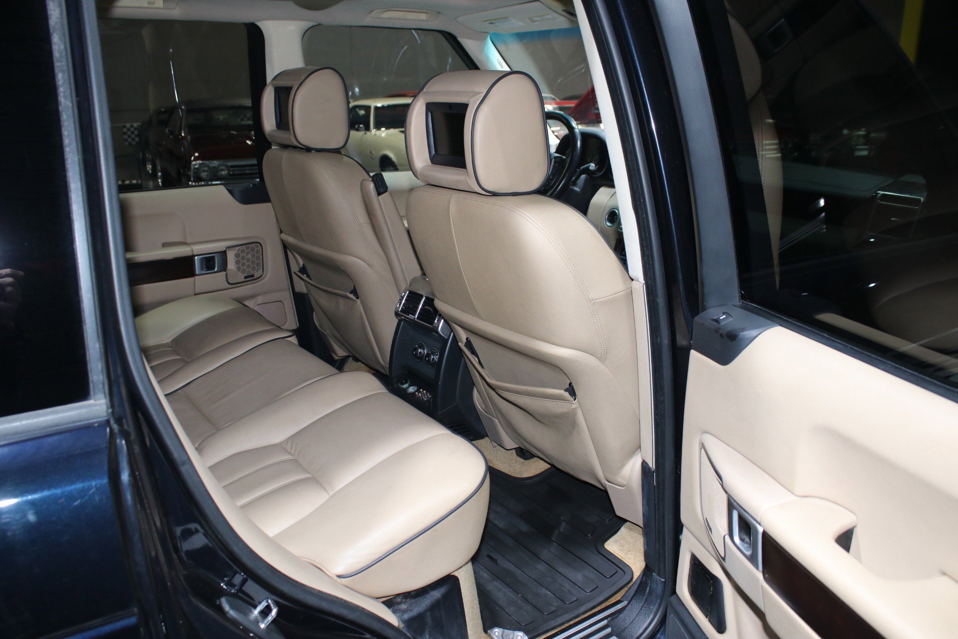 Used 2007 Land Rover Range Rover HSE image 30