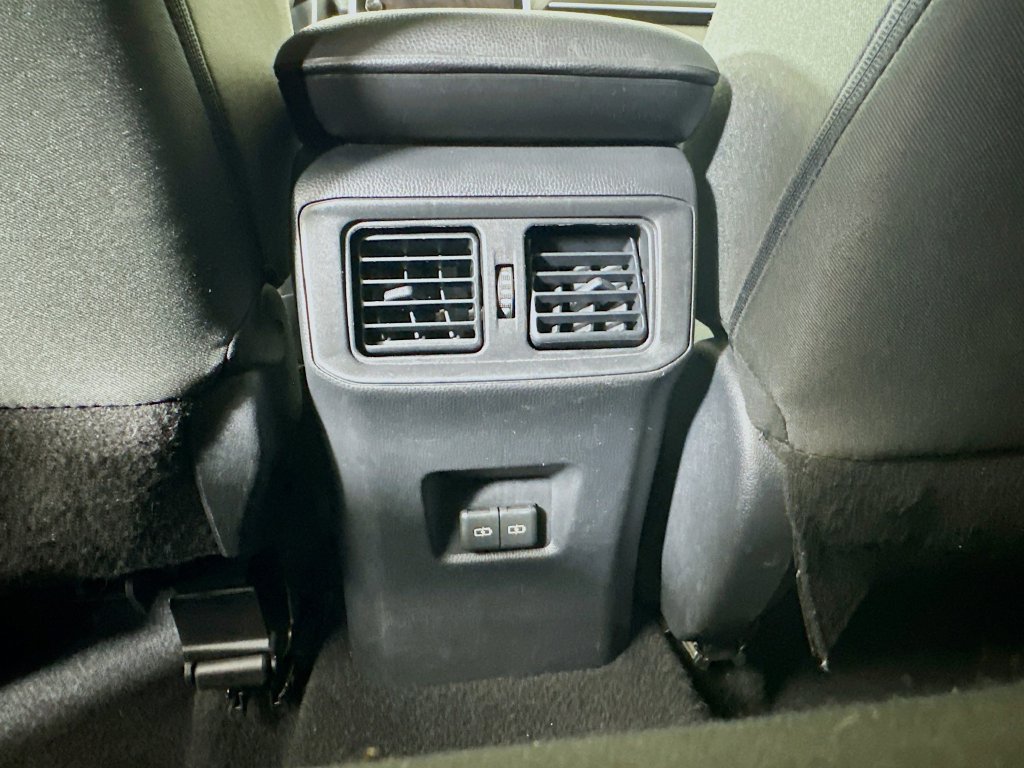 Used 2025 Toyota RAV4 XLE AWD/4WD image 20
