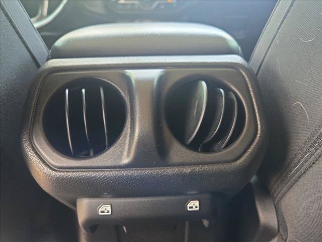 Used 2022 Jeep Gladiator Sport AWD/4WD image 16