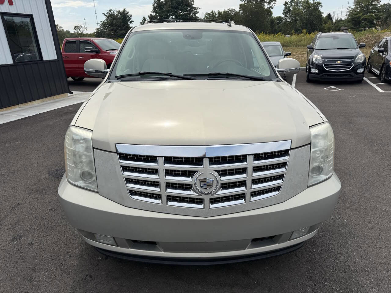 Used 2008 Cadillac Escalade AWD image 3