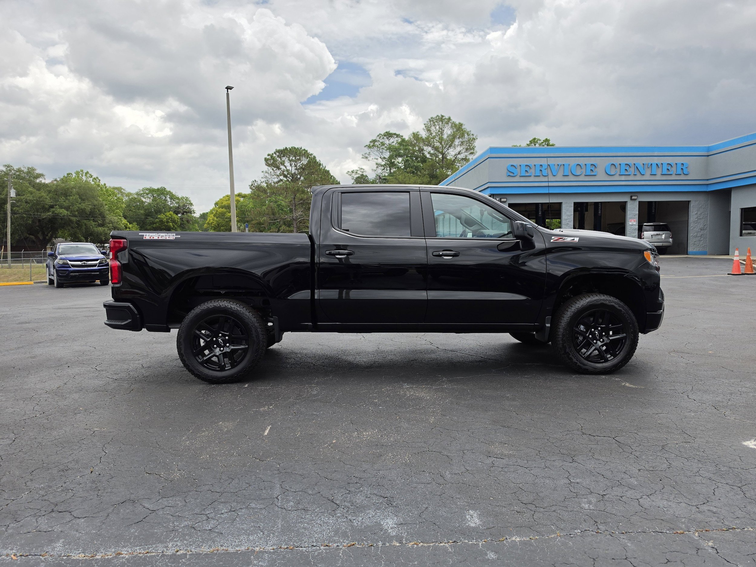 New 2026 Chevrolet Silverado 1500 LT Trail Boss w/ Convenience Package II AWD/4WD image 3