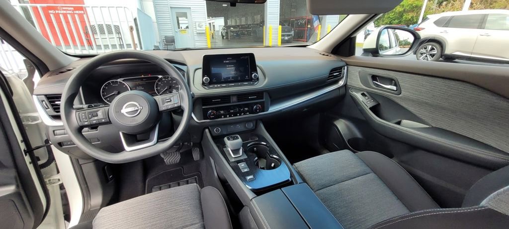 Certified 2023 Nissan Rogue SV FWD image 16