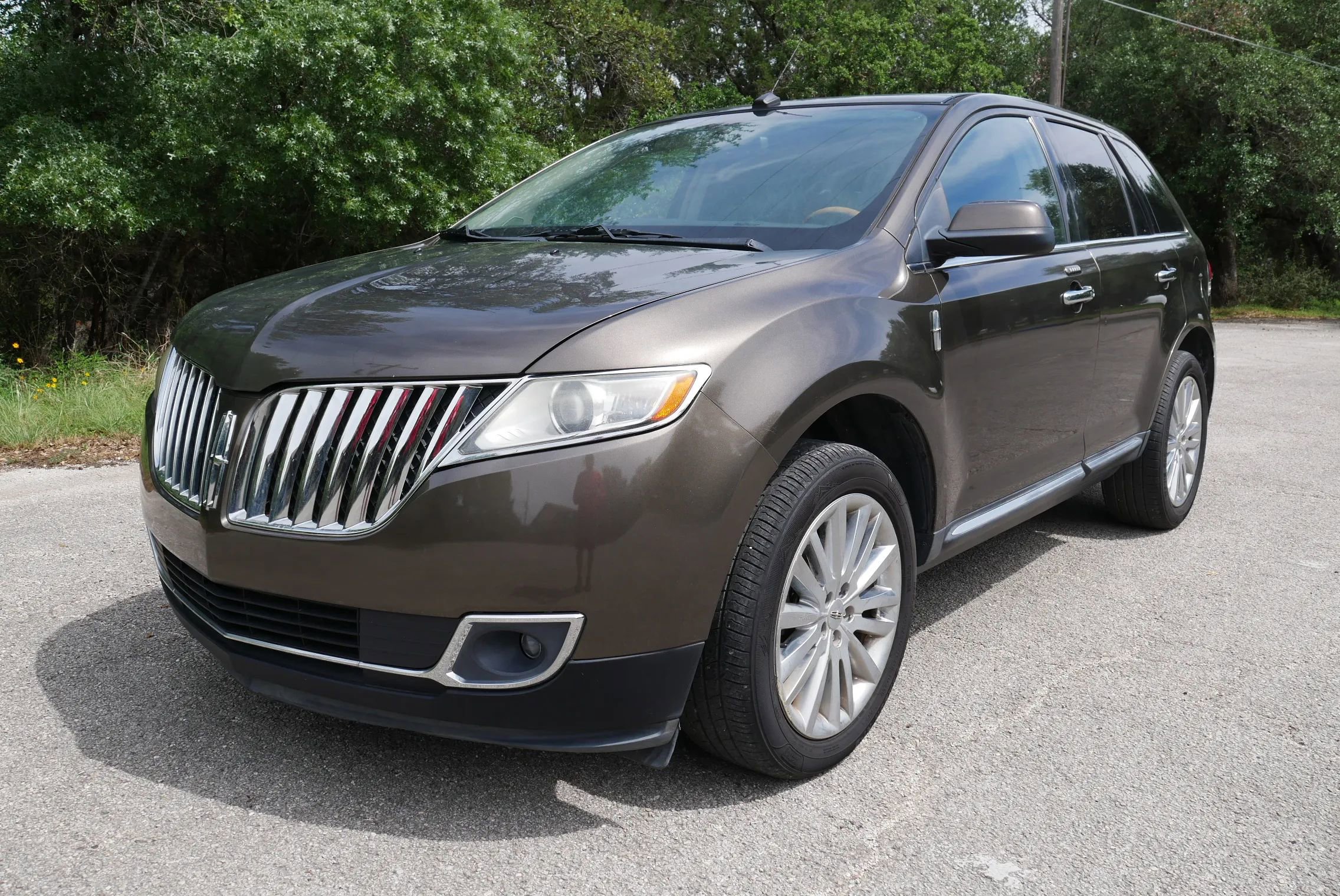 Used 2011 Lincoln MKX 2WD w/ 102A Rapid Spec Order Code image 1