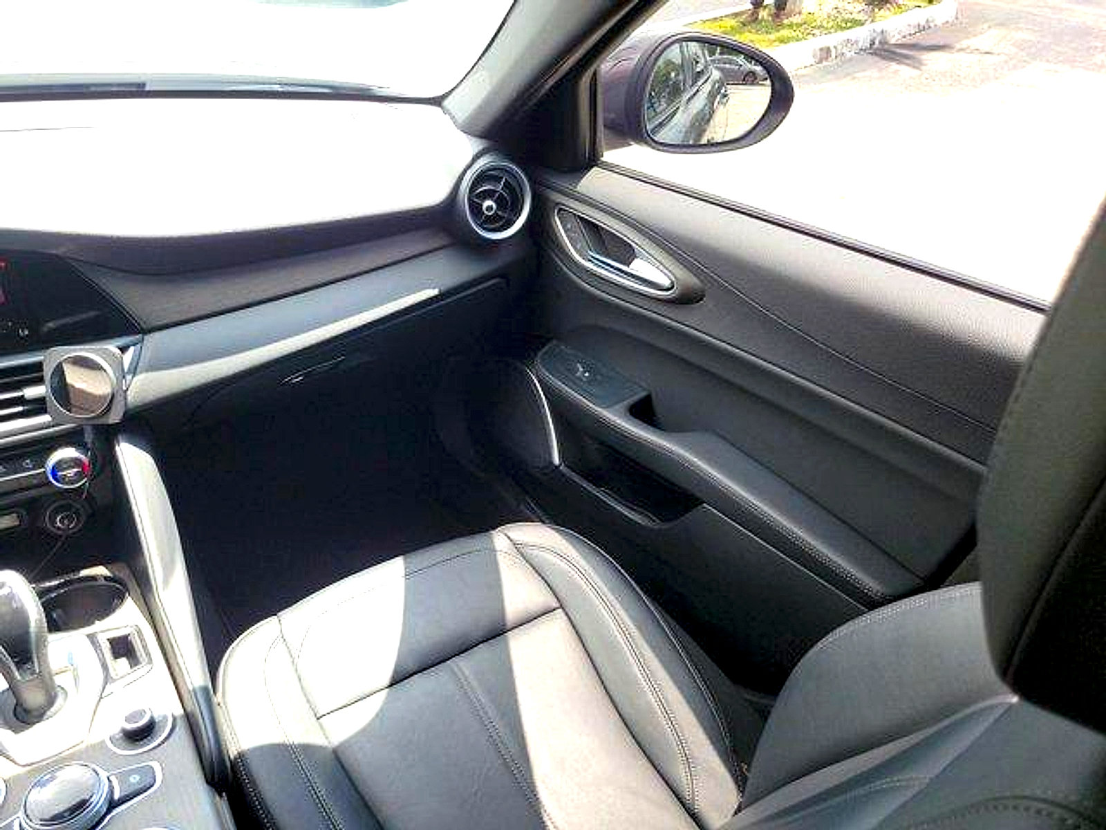 Used 2023 Alfa Romeo Giulia Ti w/ Active Assist Plus Package RWD image 17