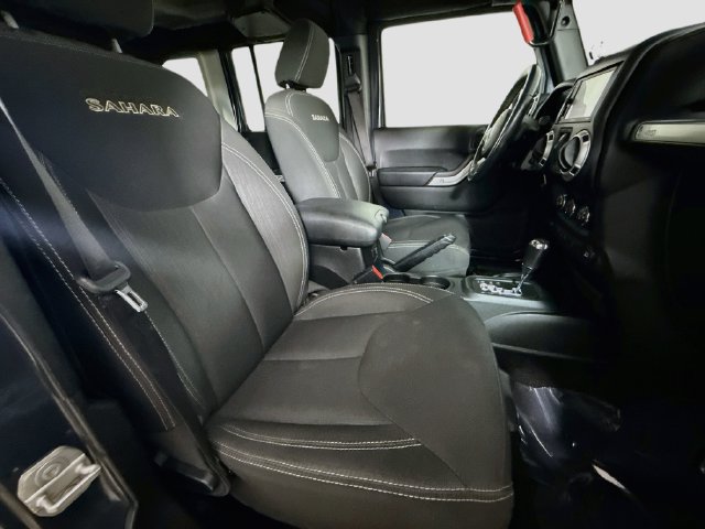 Used 2016 Jeep Wrangler Unlimited Sahara AWD/4WD image 28