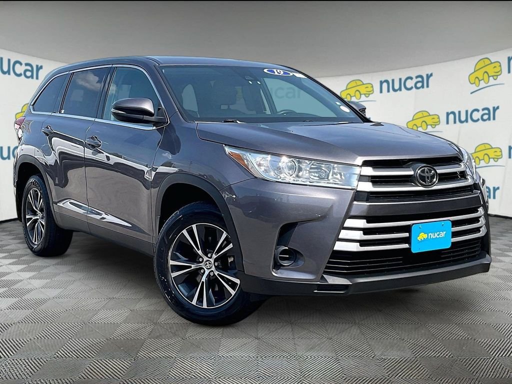 Used 2019 Toyota Highlander LE AWD/4WD image 1
