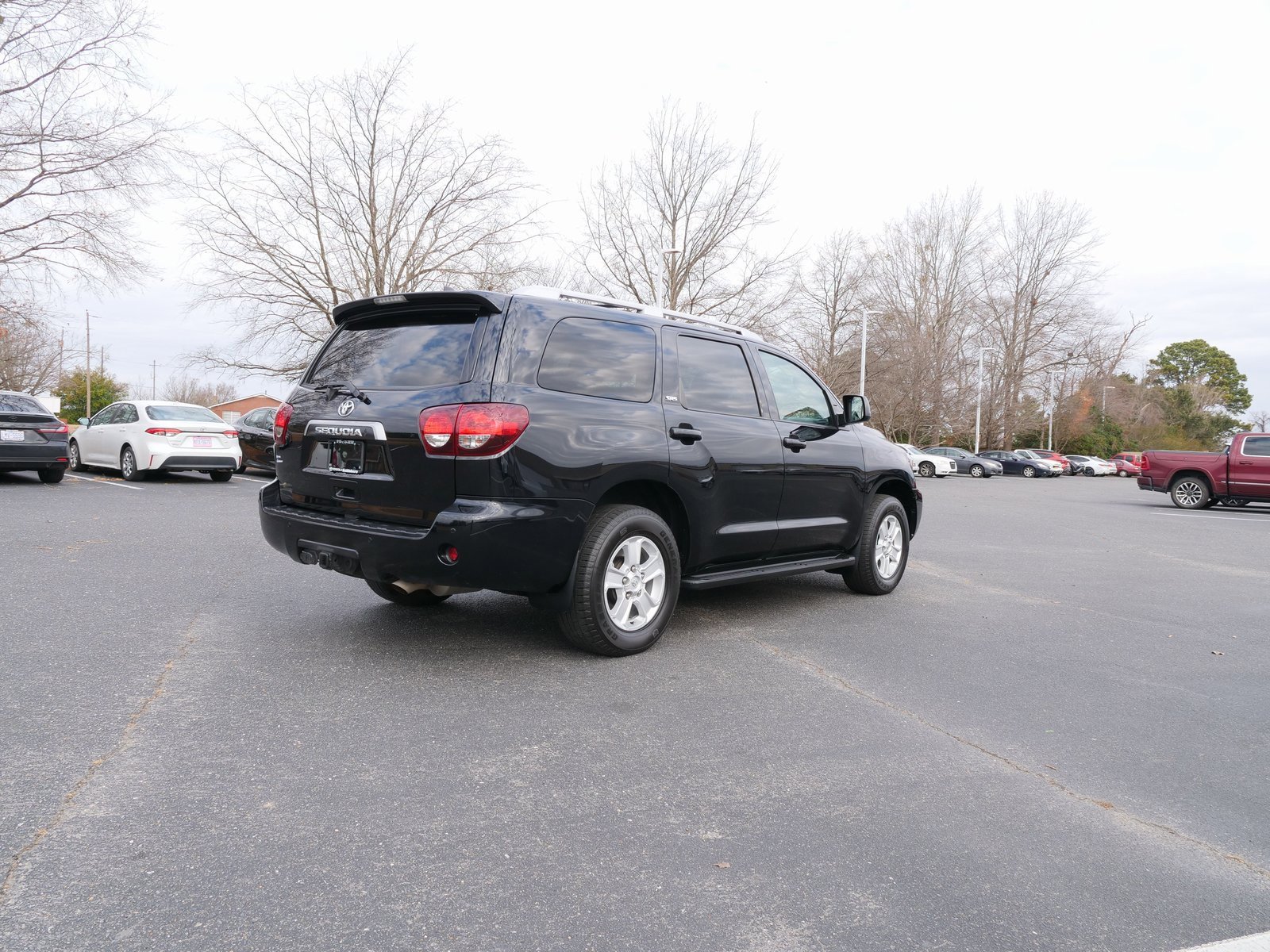Used 2022 Toyota Sequoia SR5 image 3