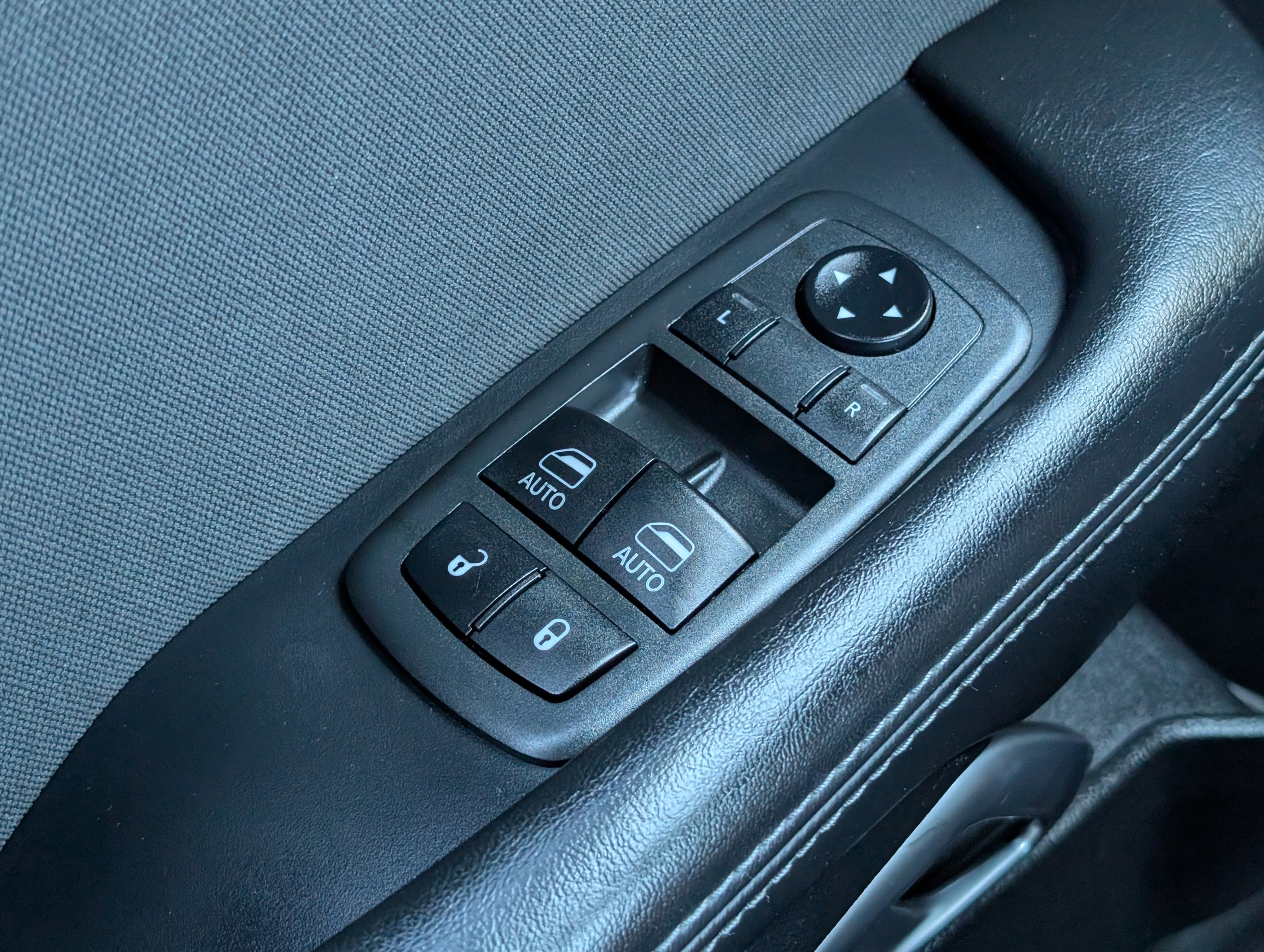 Used 2019 Dodge Challenger R/T w/ Driver Convenience Group RWD image 22