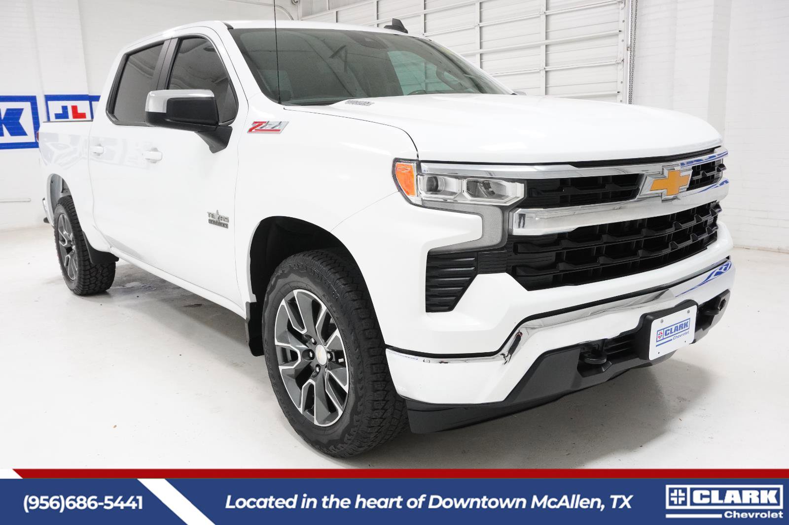 Used 2023 Chevrolet Silverado 1500 LT w/ Z71 Off-Road Package image 3