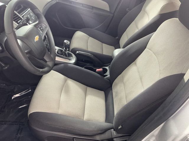 Used 2015 Chevrolet Cruze L FWD image 8