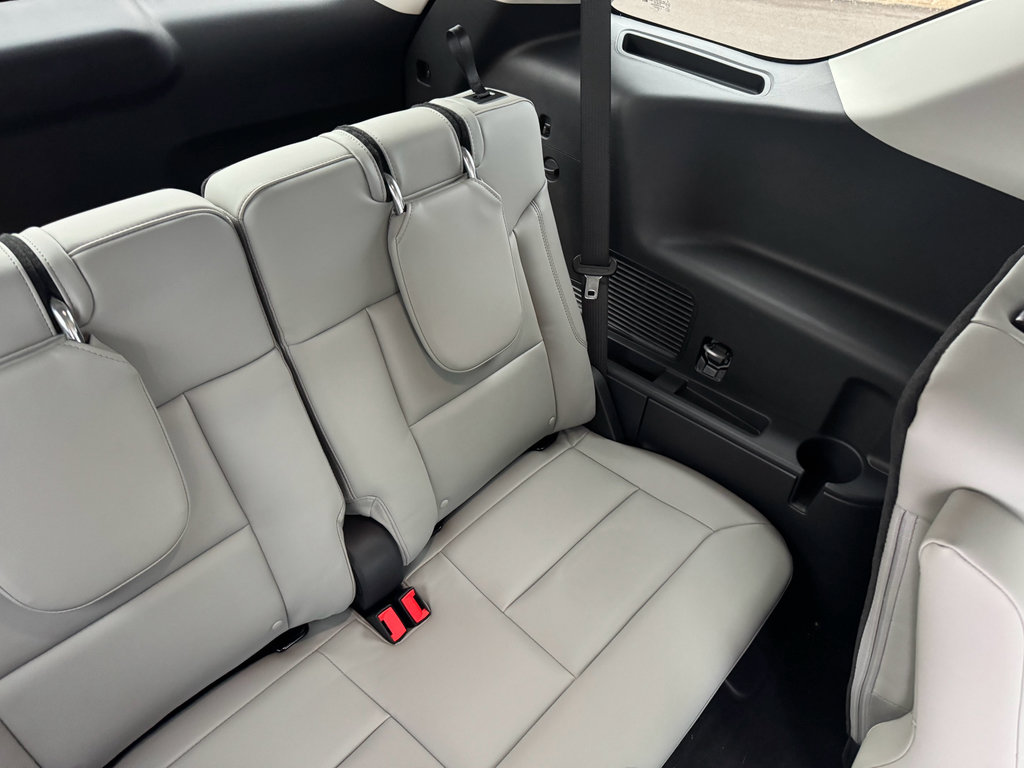 New 2026 Ford Explorer Active image 21