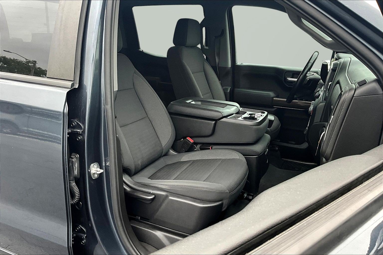 Used 2021 Chevrolet Silverado 1500 LT AWD/4WD image 7