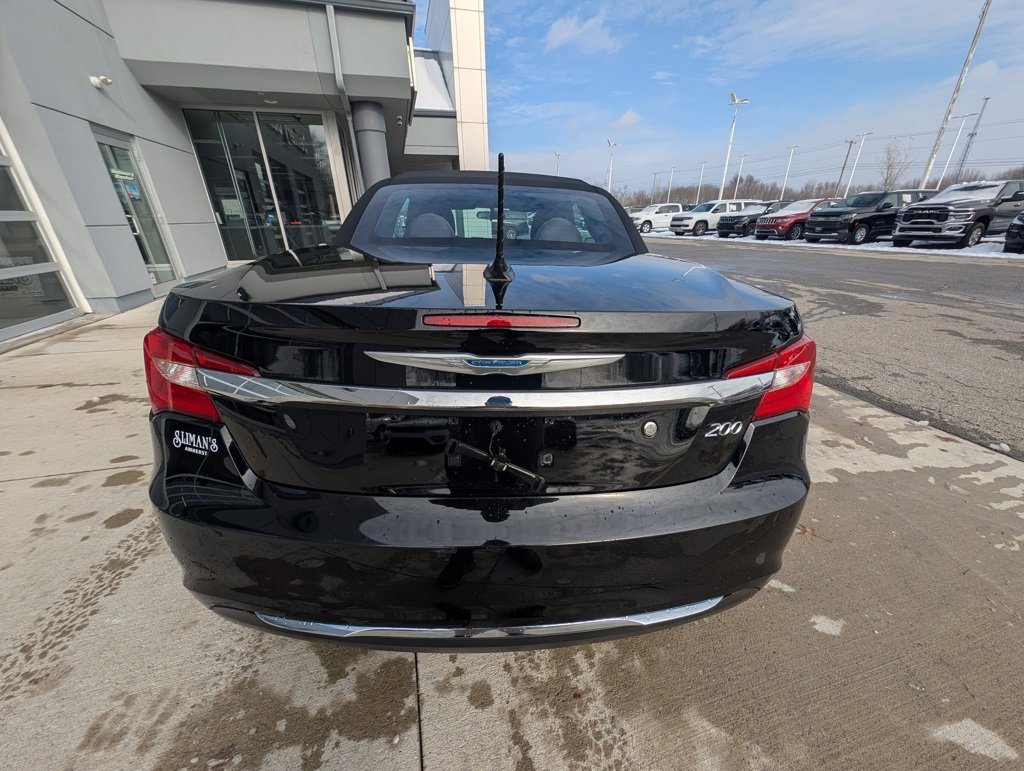 Used 2013 Chrysler 200 Touring w/ Cold Weather Group image 9