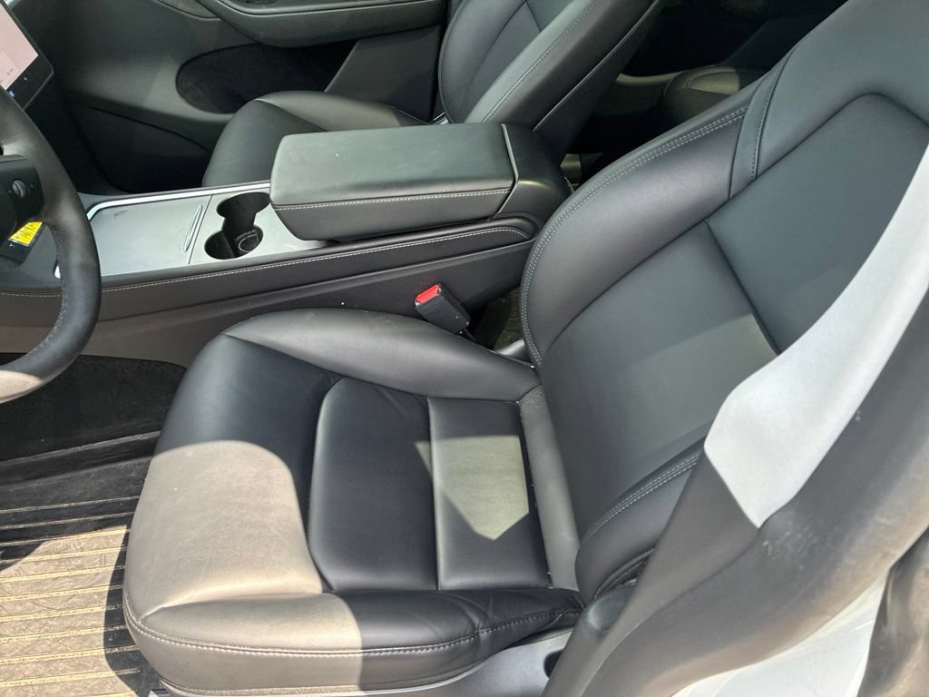 Used 2024 Tesla Model Y Performance AWD/4WD image 9