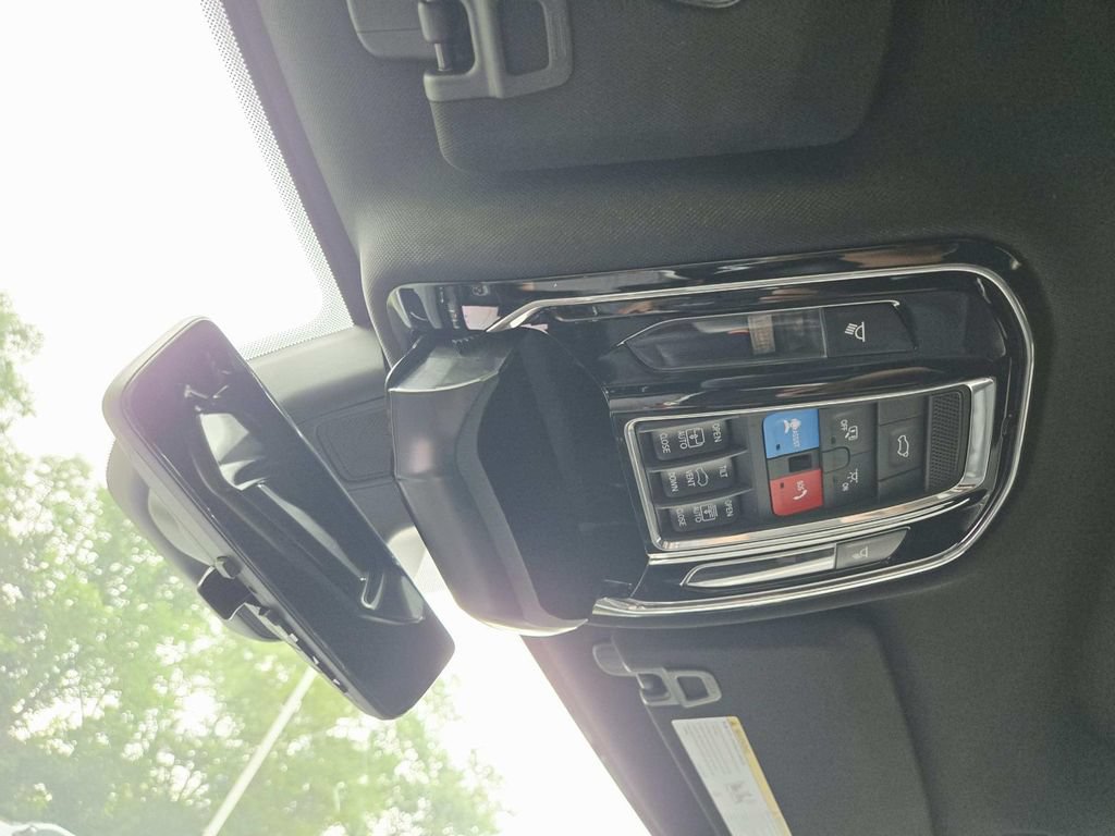 Used 2023 Jeep Grand Cherokee Overland w/ Luxury Tech Group IV AWD/4WD image 30